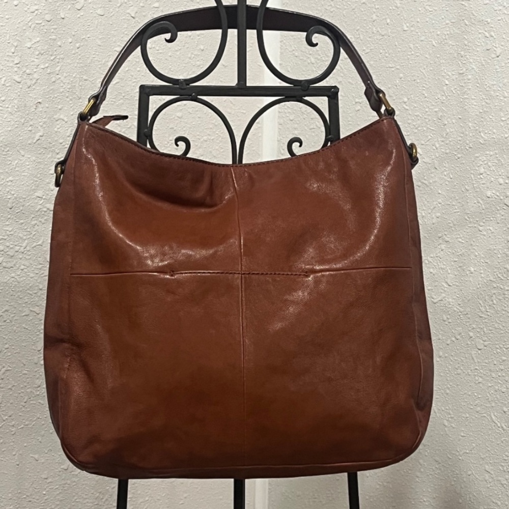 EUC Fossil Leather Bucket Hobo Bag Chestnut Brown